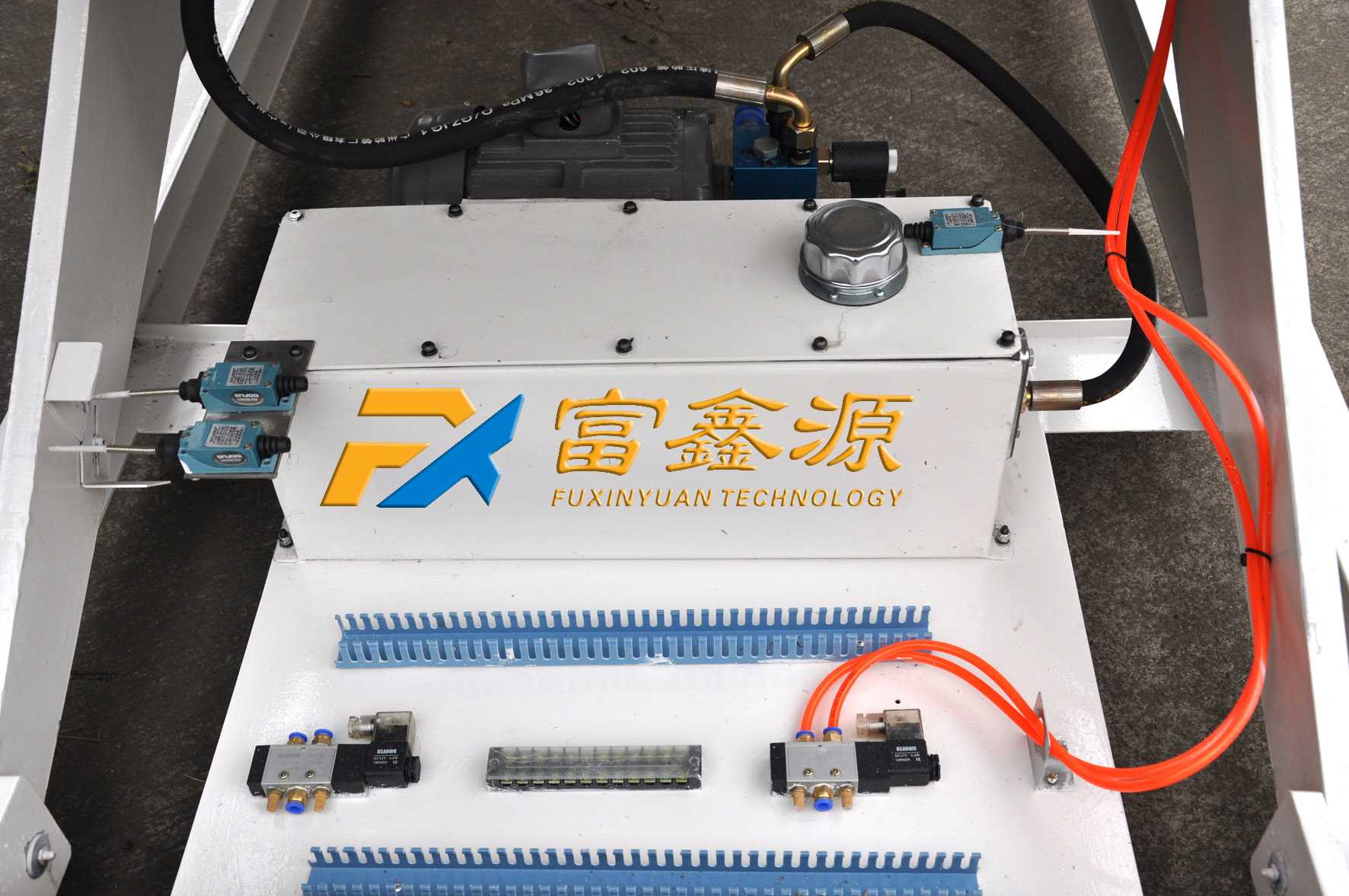 平面流水線輸送機(jī) 恒溫流平輸送機(jī) 成都流平輸送機(jī)廠家 流水線平板輸送機(jī) 自動(dòng)涂裝設(shè)備 自動(dòng)涂裝流水線設(shè)備 涂裝自動(dòng)化設(shè)備 自動(dòng)化涂裝生產(chǎn)線設(shè)備 自動(dòng)化涂裝機(jī)械 環(huán)保涂裝線自動(dòng)化機(jī)械制造廠 成都環(huán)保涂裝線自動(dòng)化機(jī)械 成都涂裝