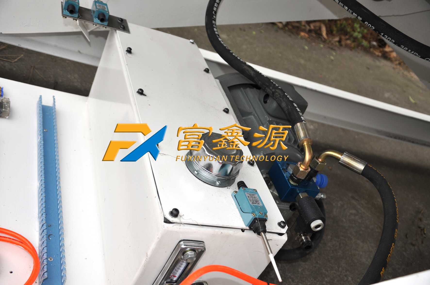 平面流水線輸送機(jī) 恒溫流平輸送機(jī) 成都流平輸送機(jī)廠家 流水線平板輸送機(jī) 自動(dòng)涂裝設(shè)備 自動(dòng)涂裝流水線設(shè)備 涂裝自動(dòng)化設(shè)備 自動(dòng)化涂裝生產(chǎn)線設(shè)備 自動(dòng)化涂裝機(jī)械 環(huán)保涂裝線自動(dòng)化機(jī)械制造廠 成都環(huán)保涂裝線自動(dòng)化機(jī)械 成都涂裝